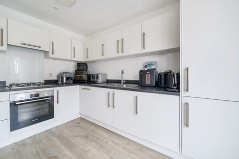 undefined, Mandarin Grove, Reading RG2