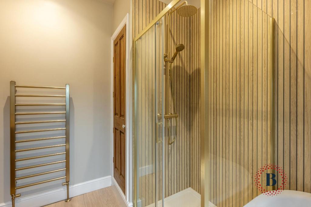 Bathroom-4.jpg