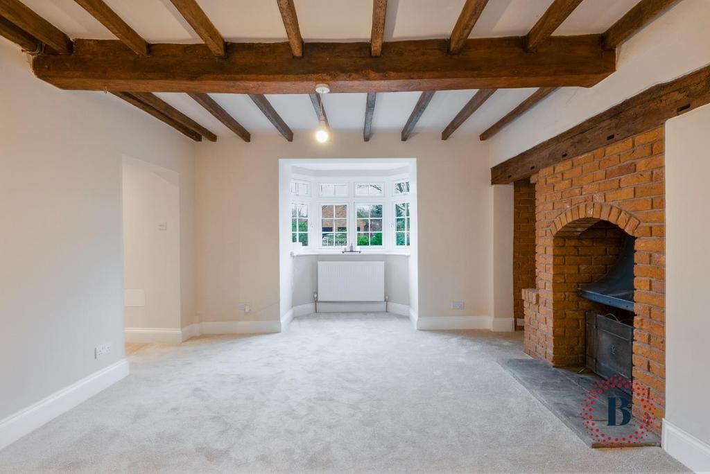 Living room-4.jpg