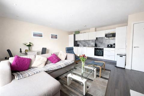 2 bedroom flat for sale, Adenmore Road, London, SE6