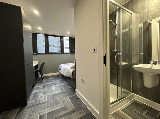 Bright and modern student accommodation bathroo...