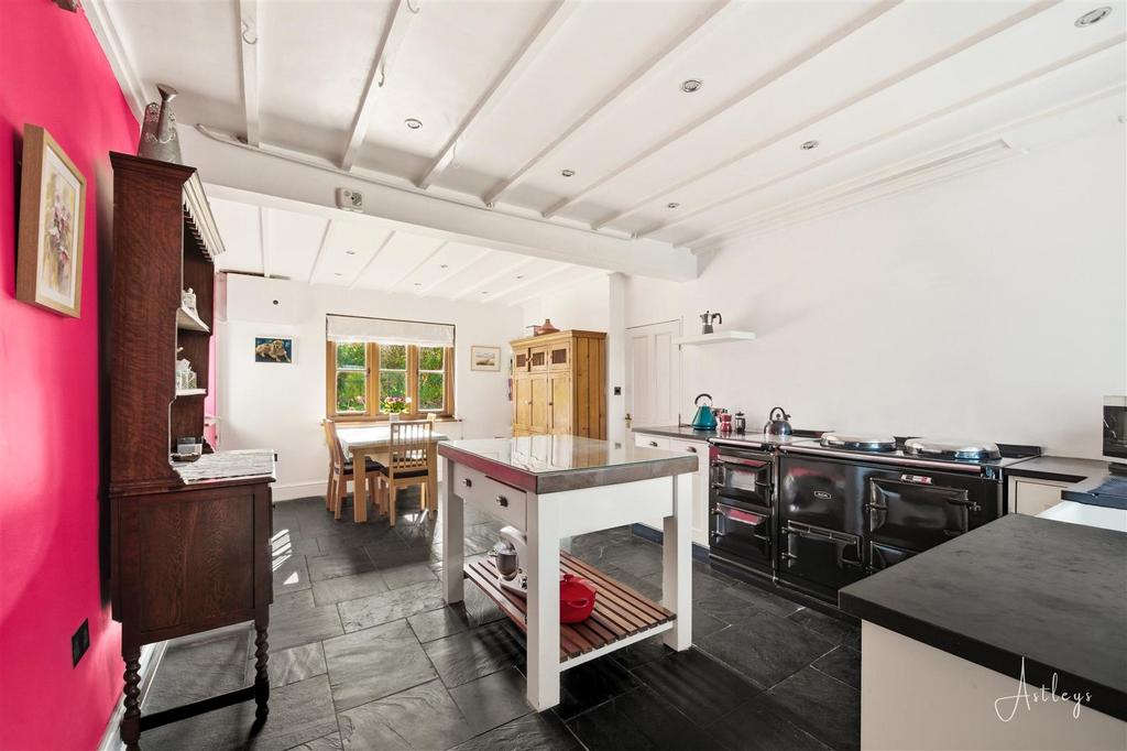 Kitchen/Breakfast Room