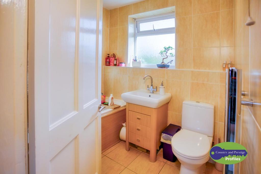 4 Hazel Way  (42).jpg