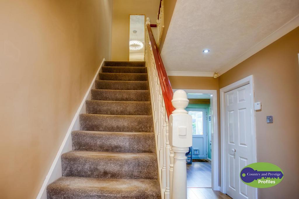 4 Hazel Way  (27).jpg