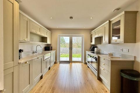 4 bedroom detached house for sale, Main Road, Danbury, Chelmsford