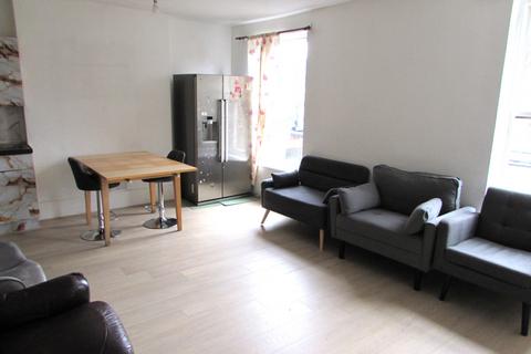 3 bedroom flat to rent, High Street, Harrow Wealdstone, Middlesex HA3