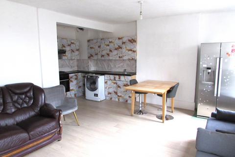 3 bedroom flat to rent, High Street, Harrow Wealdstone, Middlesex HA3