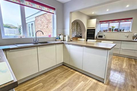 4 bedroom detached house for sale, Windermere Road, Wigston