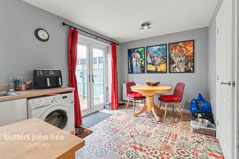 3 bedroom semi-detached house for sale, Avondale Circle, Stafford