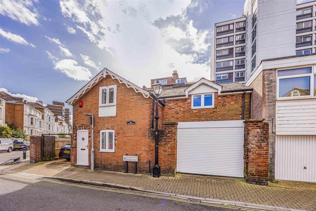 54 Auckland Road East, Southsea-Small-Portico Marke