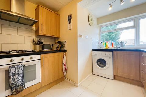 3 bedroom terraced house to rent, Queensway, Banbury OX16