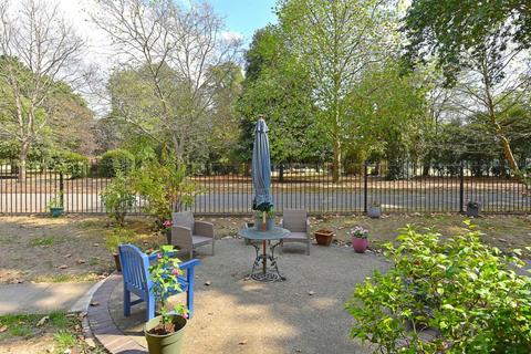undefined, Victoria Park Road, London E9