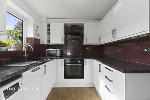 undefined, Tulyar Close, Tadworth