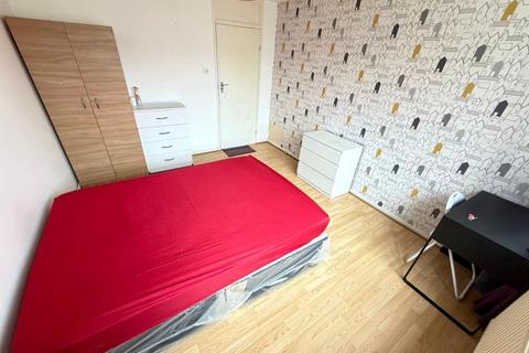 1 bedroom flat to rent, Mile End Road(SAAD), London E1