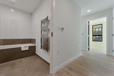 2 bedroom apartment to rent, Middle Road, LONDON