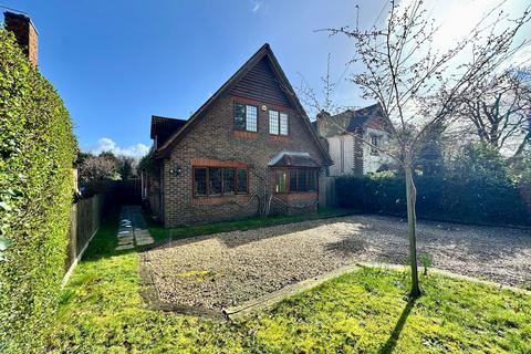 4 bedroom detached house for sale, Butts Ash Avenue, Hythe, SO45
