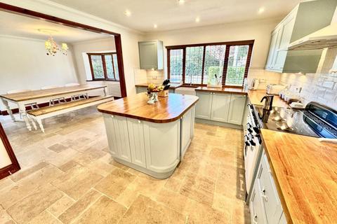 4 bedroom detached house for sale, Butts Ash Avenue, Hythe, SO45