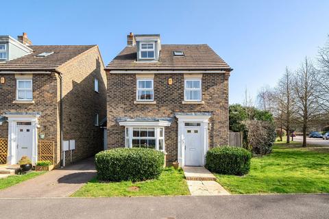 Broadwood Road, Coulsdon CR5