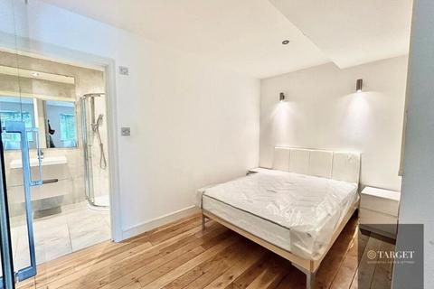 undefined, Dartford Avenue, London N9