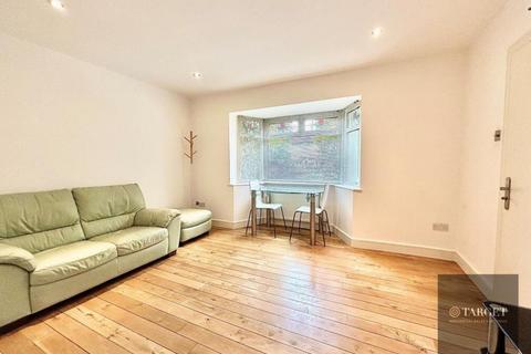undefined, Dartford Avenue, London N9
