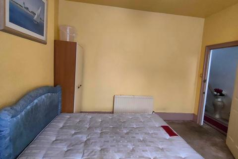 Flat share to rent, Wisteria Road, London SE13