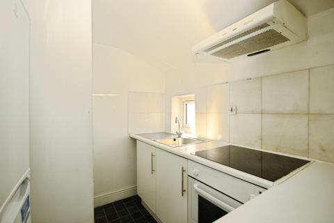 2 bedroom apartment to rent, Wolfington Road, London, SE27