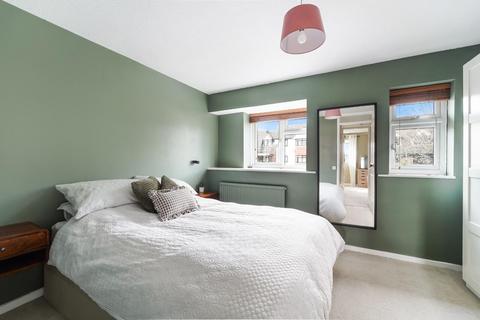 2 bedroom terraced house for sale, Pembury Avenue, Worcester Park