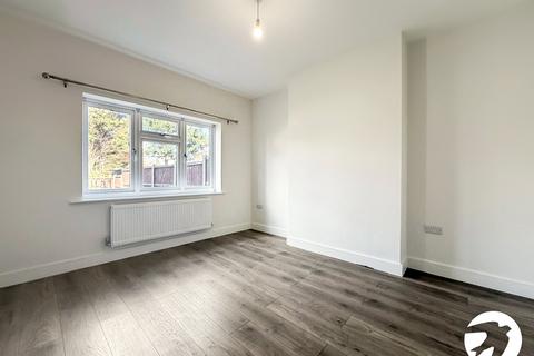 4 bedroom semi-detached house to rent, St. Quentin Road, Welling, DA16