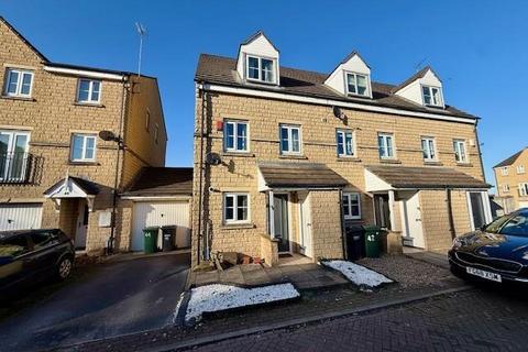 3 bedroom townhouse for sale, Brander Close, Idle BD10
