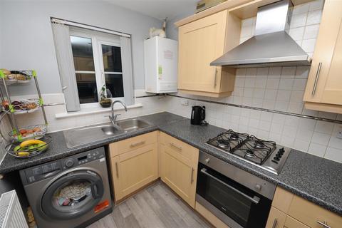 3 bedroom townhouse for sale, Brander Close, Idle BD10