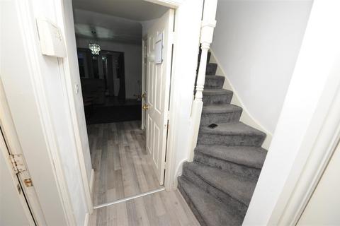 3 bedroom townhouse for sale, Brander Close, Idle BD10