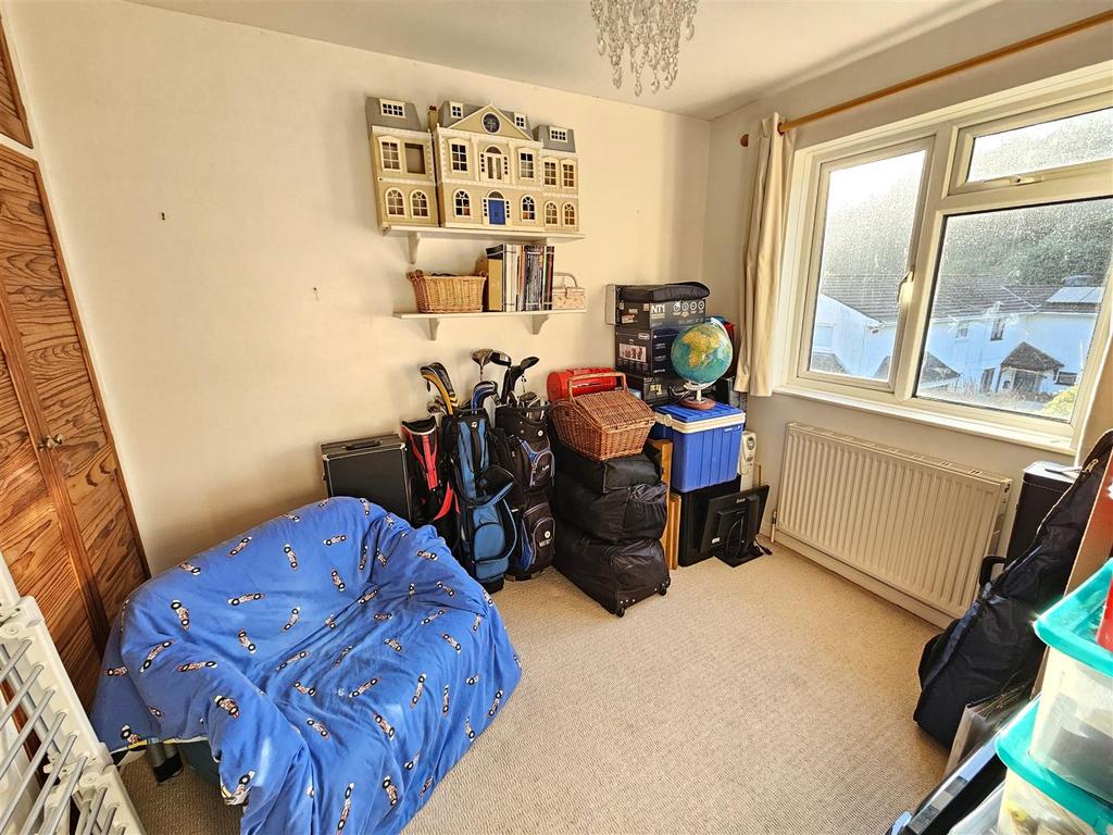 Bedroom 4.jpg