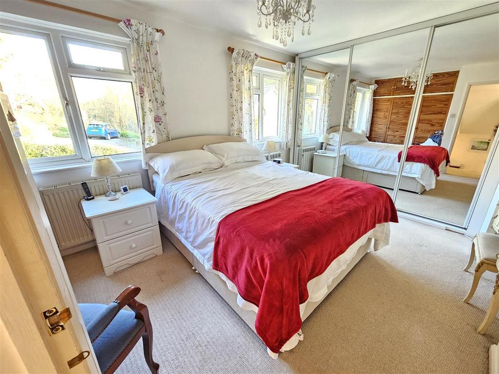 Bedroom 1.jpg