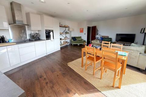 2 bedroom apartment to rent, Walton-on-Thames, Surrey, KT12
