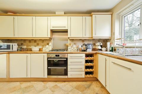 undefined, Myers Close, Bradford BD10