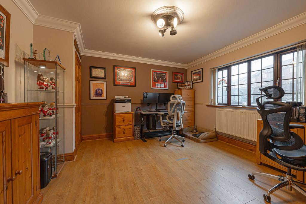 Bedroom/Study