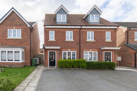 3 bedroom townhouse for sale, Barbary Way, Cramlington NE23