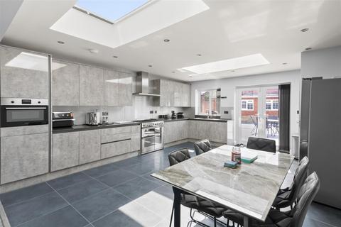 4 bedroom semi-detached house to rent, Marnell Way, Hounslow TW4