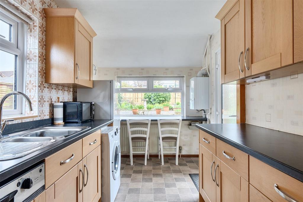 Kitchen/Breakfast Area