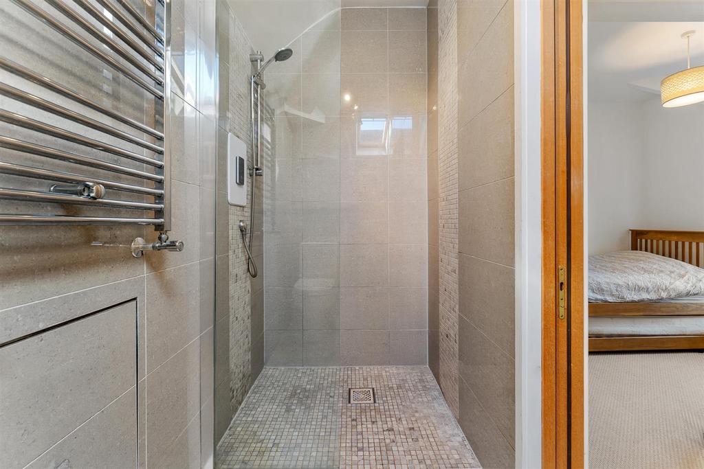 Bed 4 Shower Room