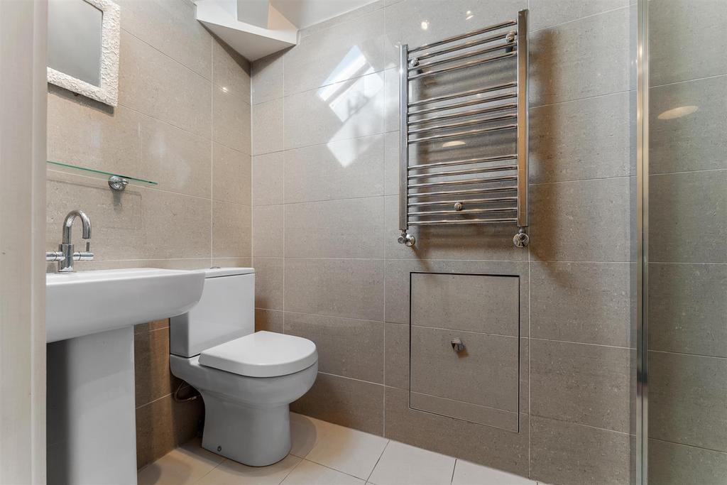 Bed 4 Shower Room
