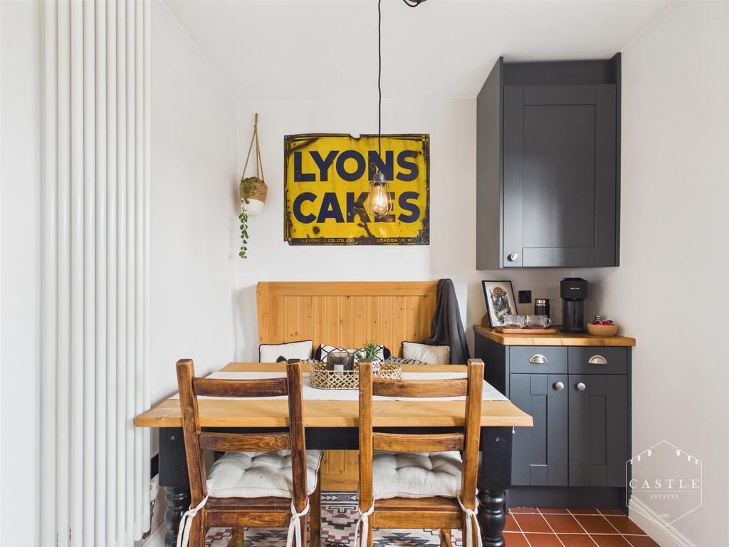 Dining kitchen