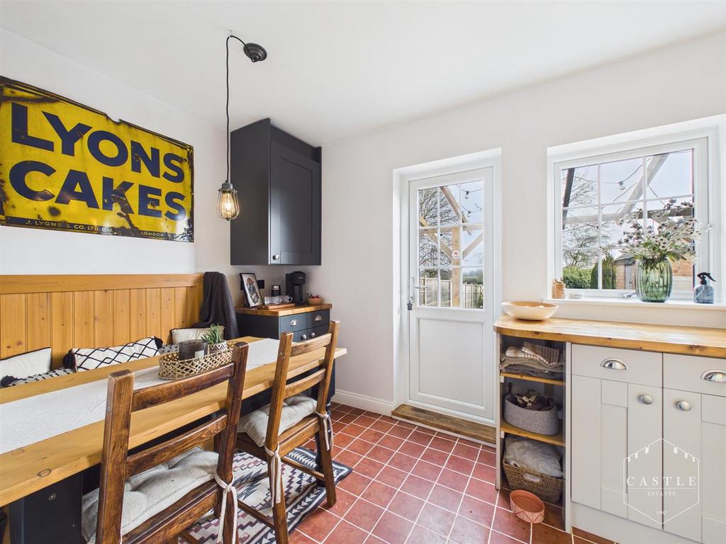 Dining kitchen
