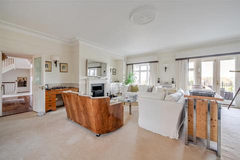 4 bedroom apartment for sale, Eyehurst Park, Outwood Lane, Kingswood, Tadworth