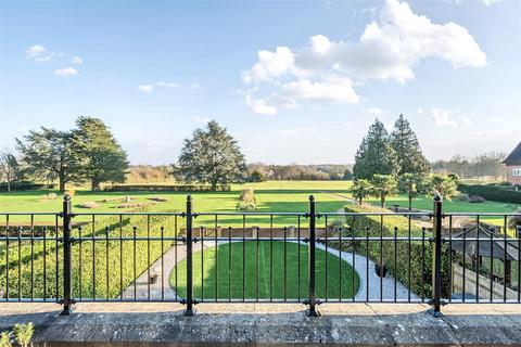 4 bedroom apartment for sale, Eyehurst Park, Outwood Lane, Kingswood, Tadworth