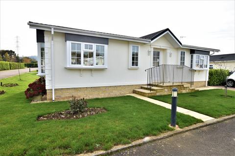 2 bedroom detached house for sale, Cheltenham Road, Evesham WR11