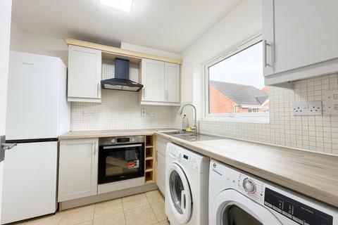2 bedroom flat to rent, Little London Close, Uxbridge, UB8
