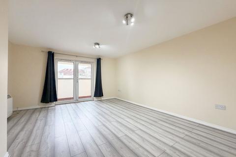 2 bedroom flat to rent, Little London Close, Uxbridge, UB8