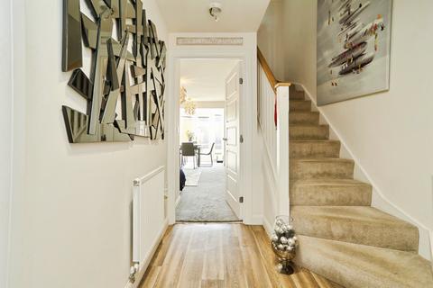 4 bedroom terraced house for sale, Fulton Crescent, Keighley BD20