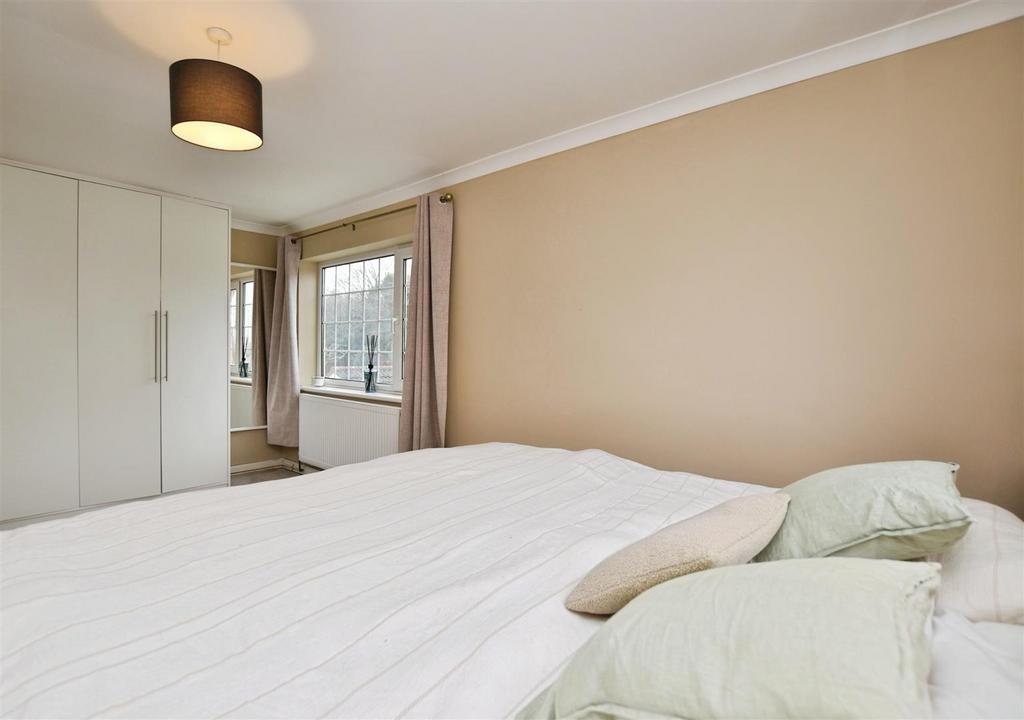 5047e1e6-bed 201 20bb.JPG
